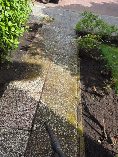 Terrasreiniging en impregneren van bestrating in Bergen op Zoom